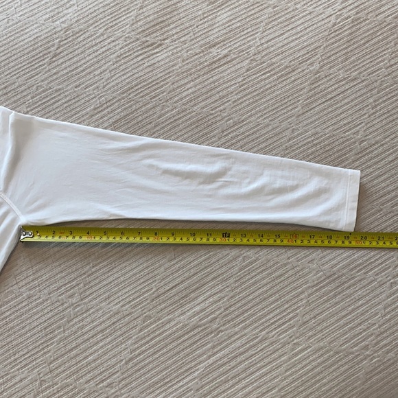 Lululemon long sleeve 🤍 - Picture 9 of 9